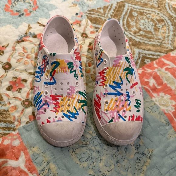 Native Shoes White Sneakers Minimalist Design - Picture 3 of 8